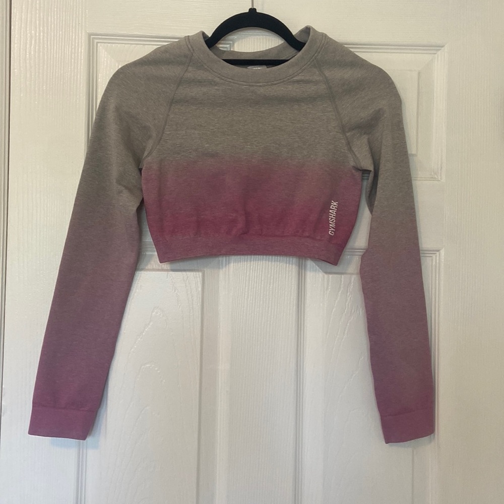 NWOT gymshark long sleeved scrunch back gray to pink ombré workout top